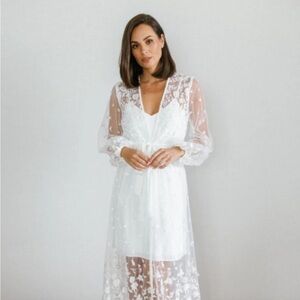 Maxi Long Sleeve Bridal White Lace Robe